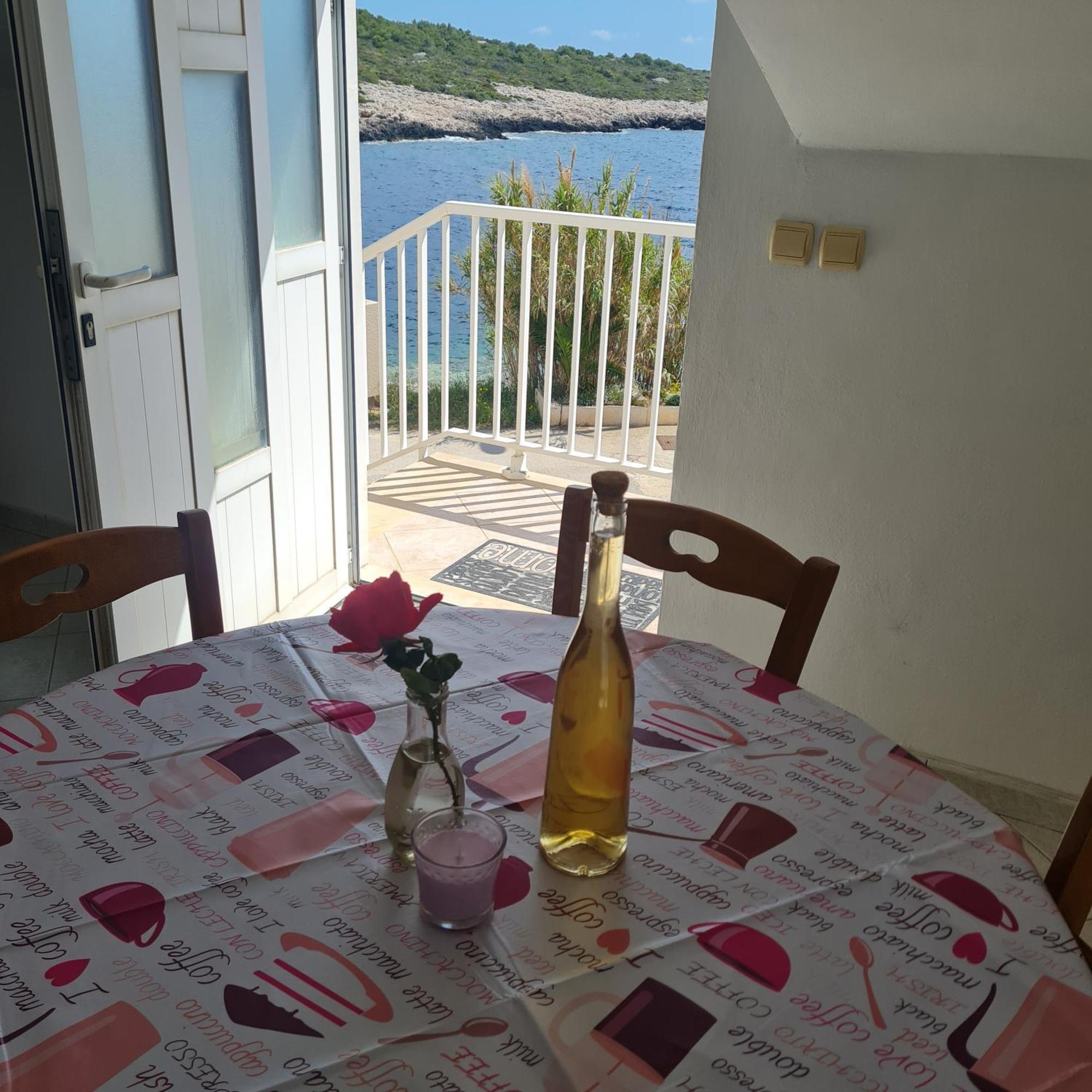 Apartment Karuza Rukavac วิส ห้อง รูปภาพ