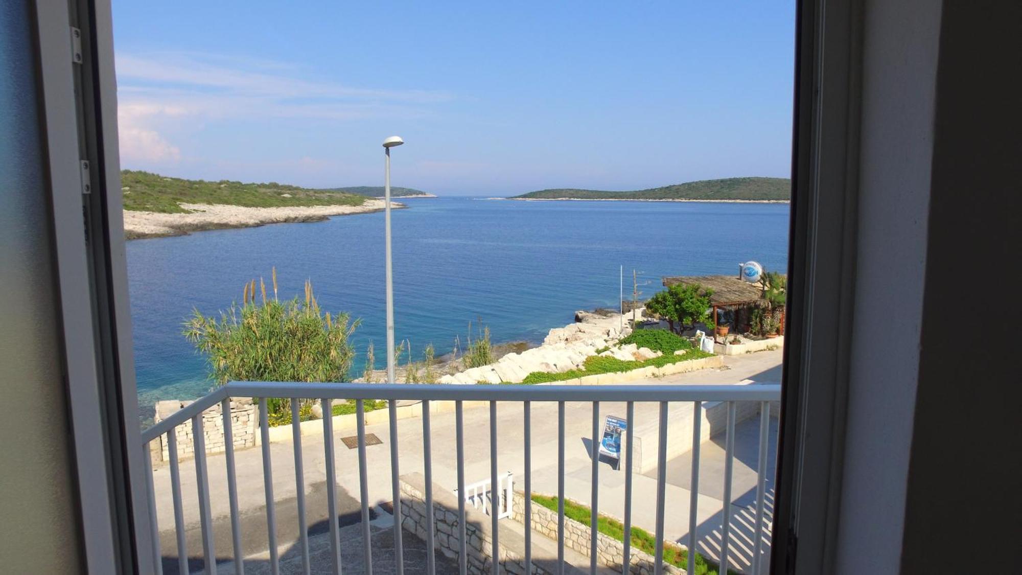 Apartment Karuza Rukavac วิส ภายนอก รูปภาพ