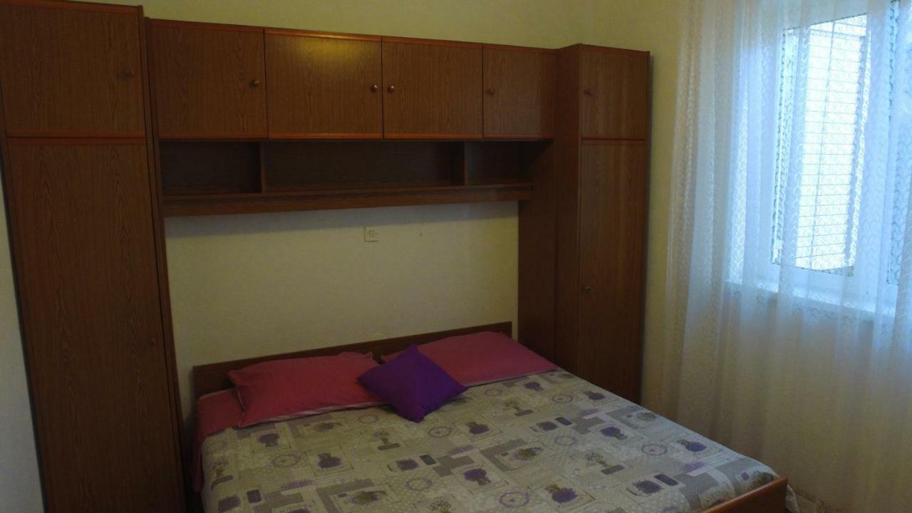 Apartment Karuza Rukavac วิส ภายนอก รูปภาพ
