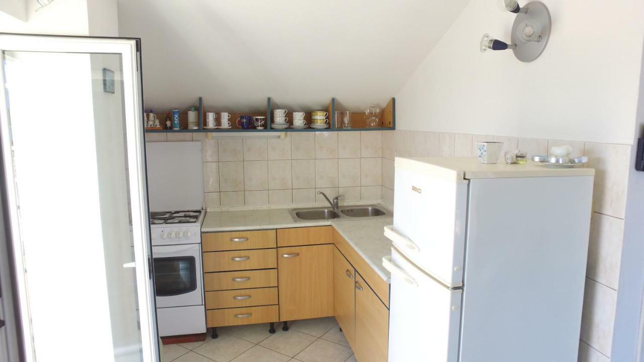 Apartment Karuza Rukavac วิส ภายนอก รูปภาพ