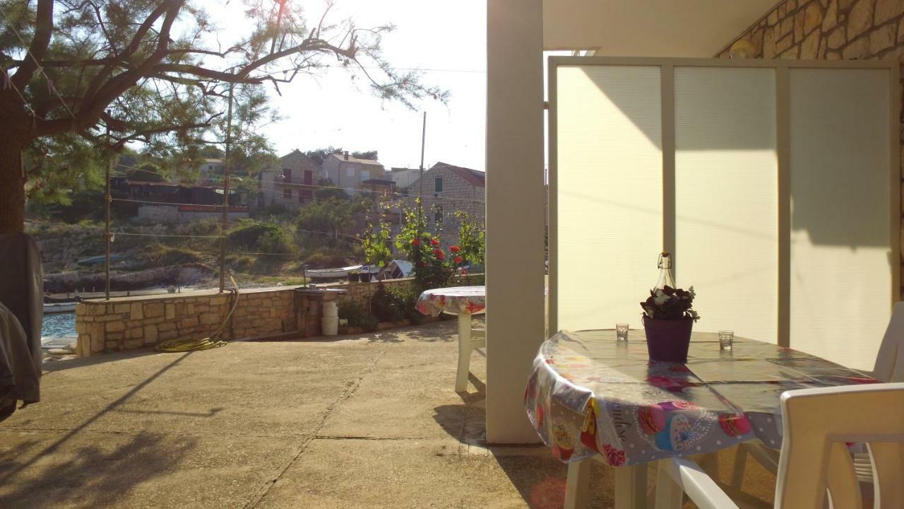 Apartment Karuza Rukavac วิส ภายนอก รูปภาพ