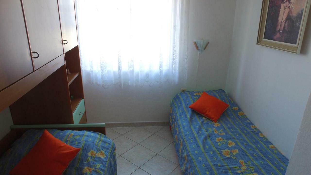 Apartment Karuza Rukavac วิส ภายนอก รูปภาพ