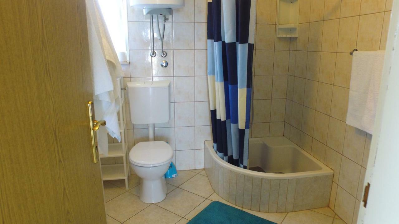 Apartment Karuza Rukavac วิส ภายนอก รูปภาพ
