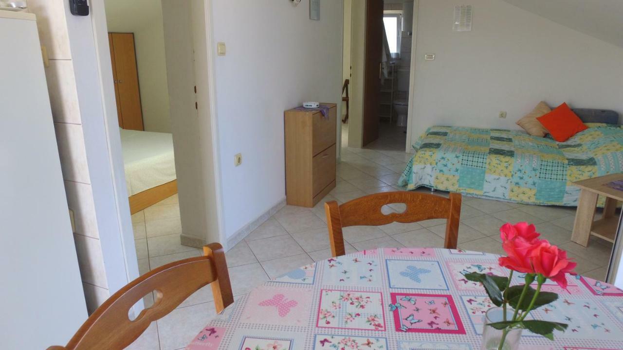 Apartment Karuza Rukavac วิส ภายนอก รูปภาพ